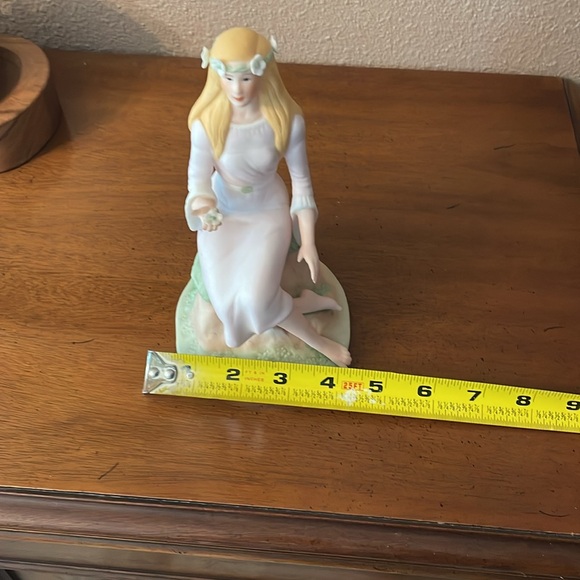 Vintage Laszlo Ispanky Figurine SPRING Lady Girl Four Seasons Porcelain Fairy - Picture 8 of 8